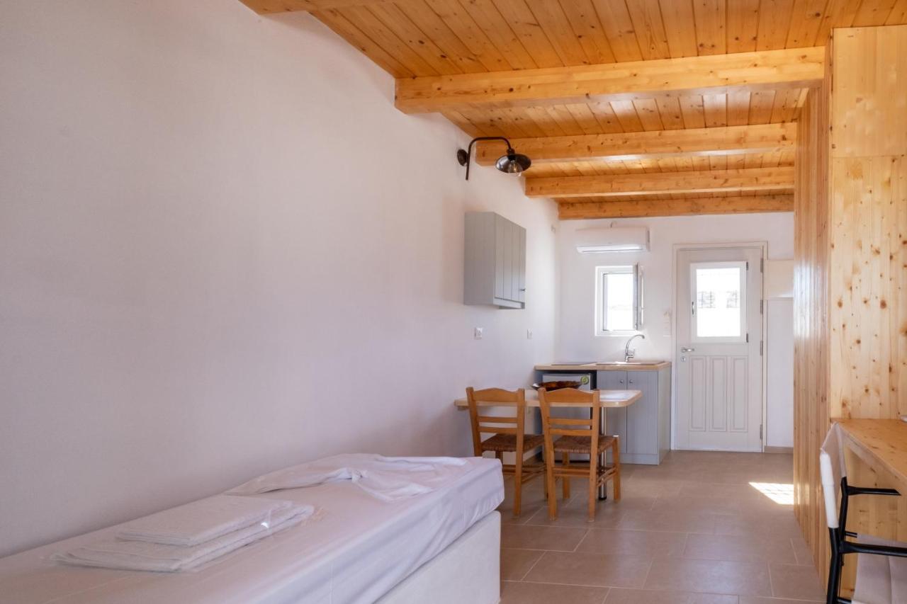 Lorenzo Studios And Suites Paros Naousa Exteriör bild