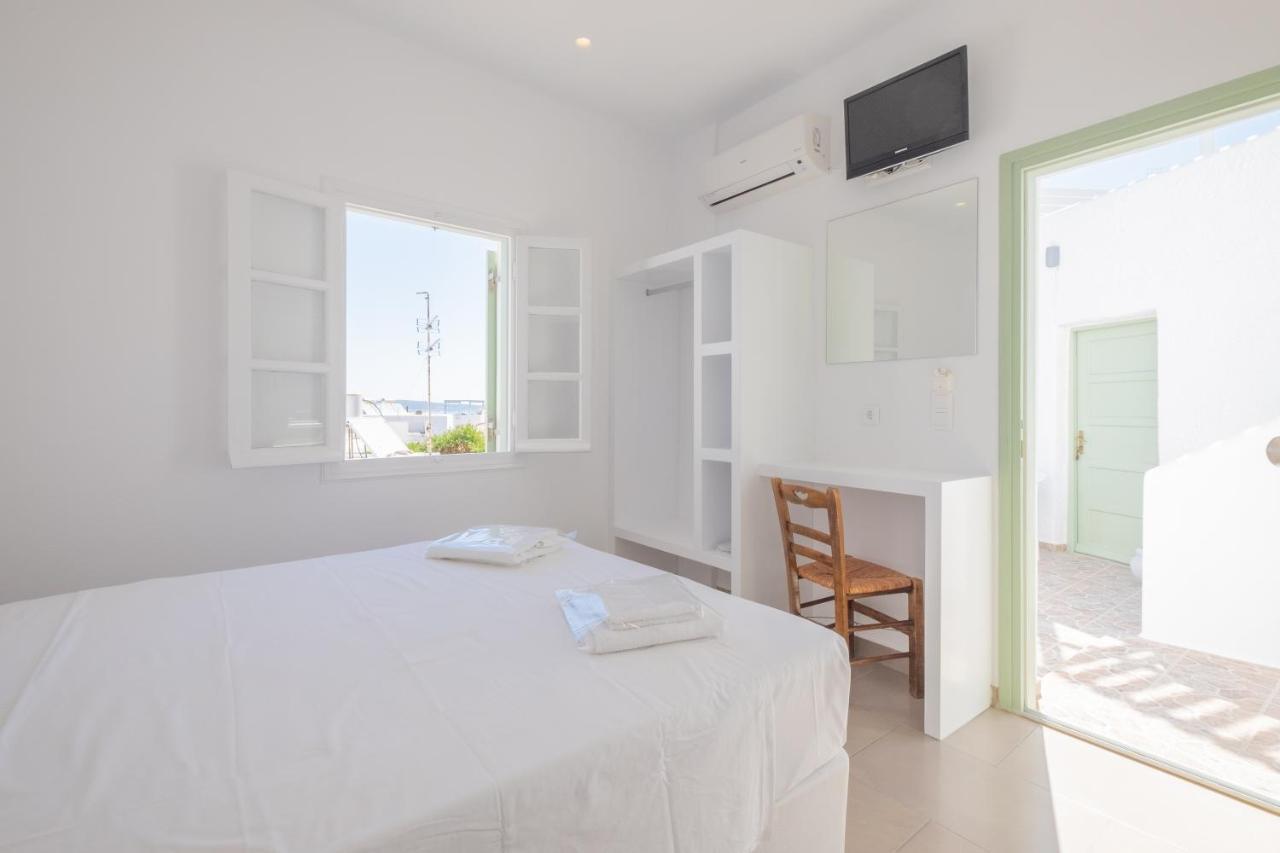 Lorenzo Studios And Suites Paros Naousa Exteriör bild