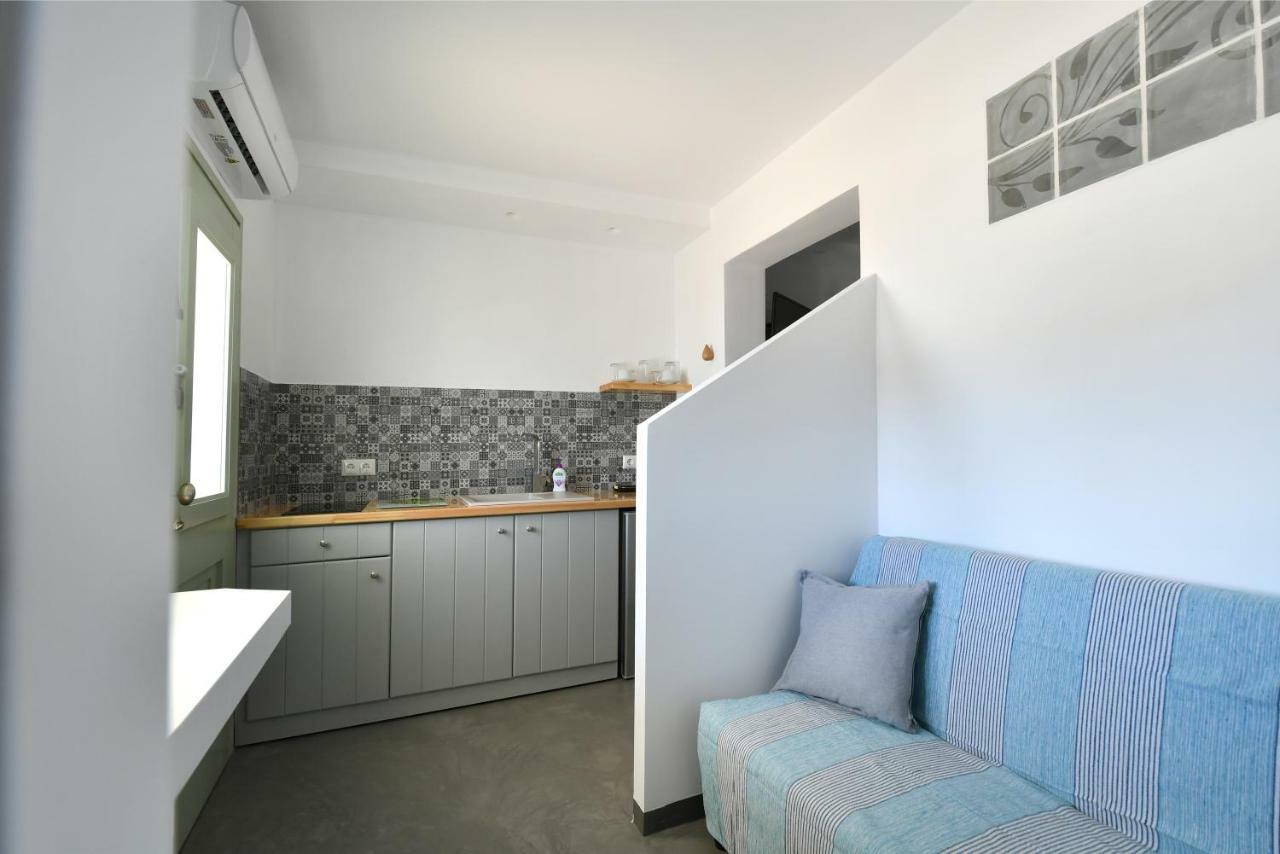 Lorenzo Studios And Suites Paros Naousa Exteriör bild