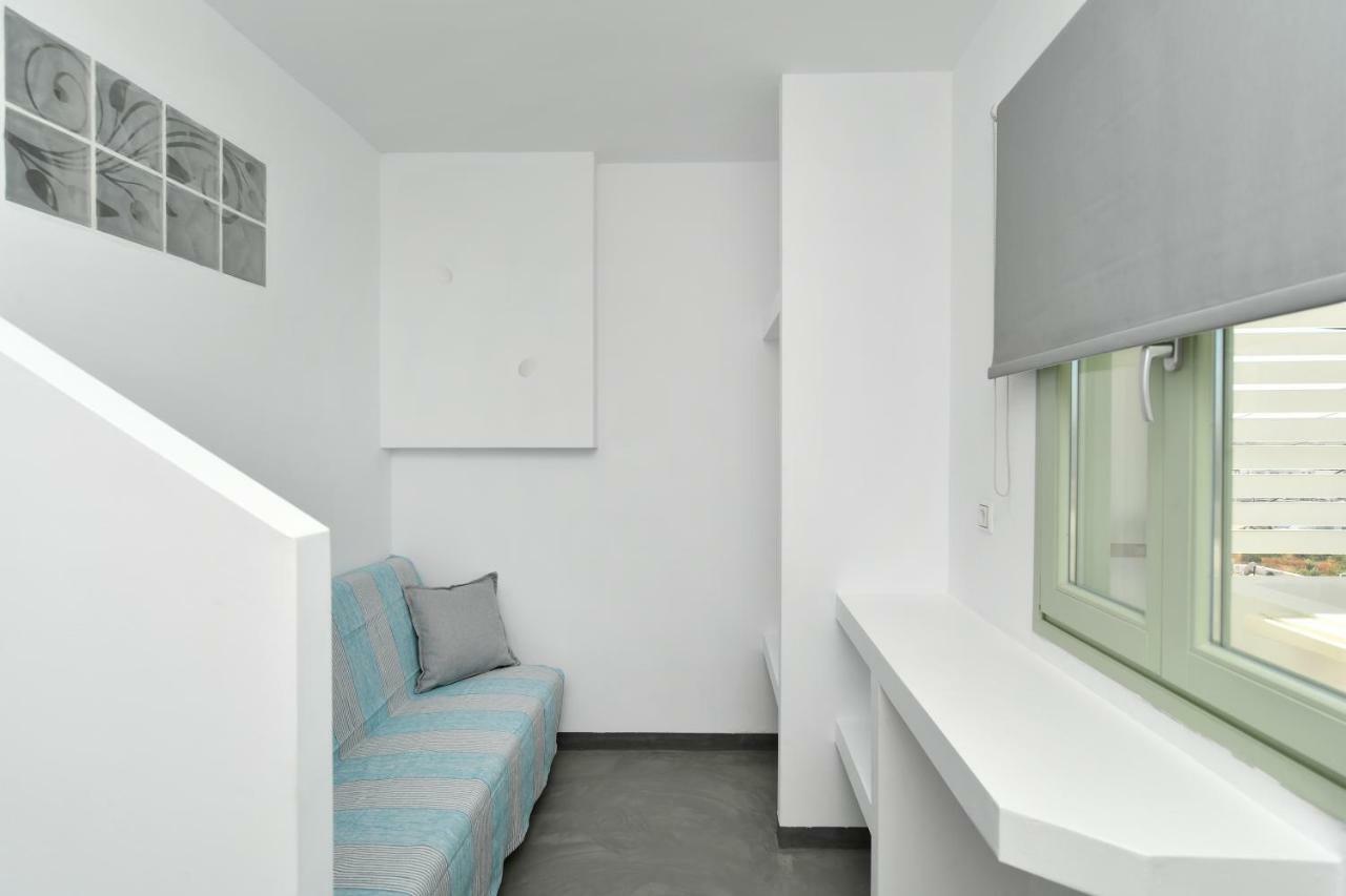 Lorenzo Studios And Suites Paros Naousa Exteriör bild